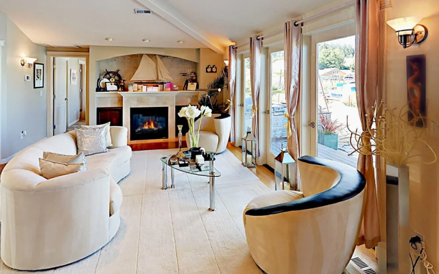 2254 Mariners Way Home
