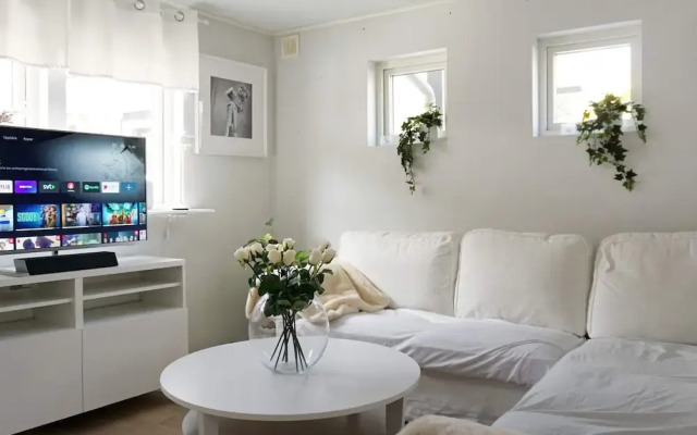 6 Person Holiday Home in Stromstad