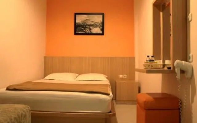 Family Budget Hotels F77