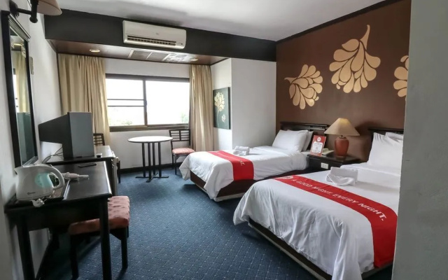 Nida Rooms White Gate 2 Walking