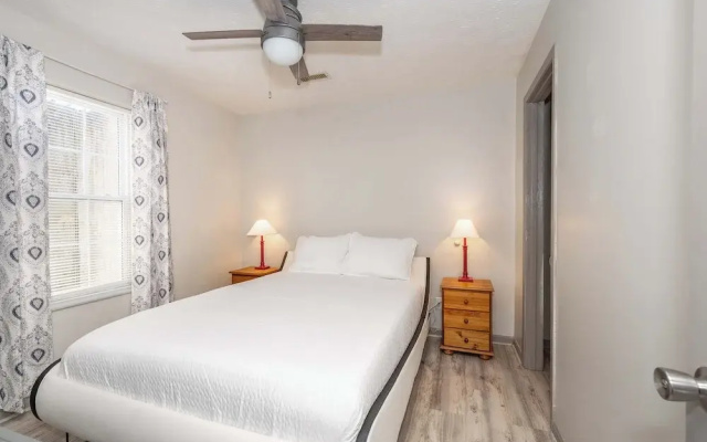 Arkstone Retreat 2 - 4 minutes from the Ark!