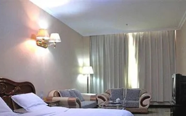 Qi Rui Hotel - Linzhi
