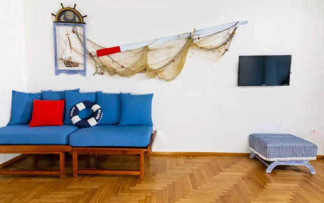 Seaside Escape With Balcony in Paleo Faliro
