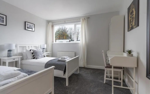 Charming 3-bed House in Newcastle Upon Tyne