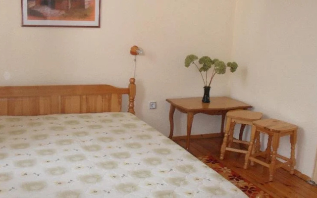 Guest House Stela