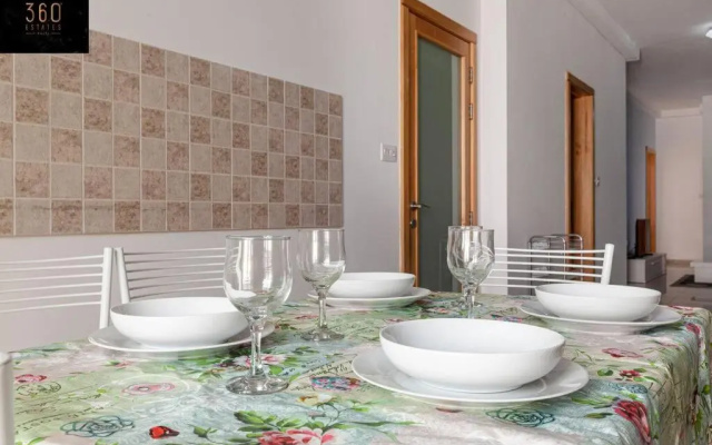 Beautiful designed seaside APT in Sliema Hotspot by 360 Estates