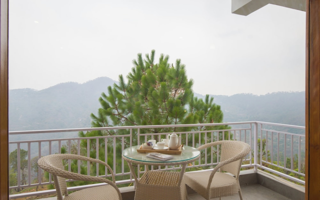 Alaya Stays Querencia 5BHK with HillView