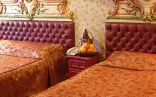 Boutique Apex Hotel