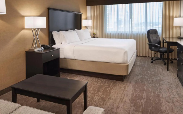 Holiday Inn Alexandria at Carlyle by IHG