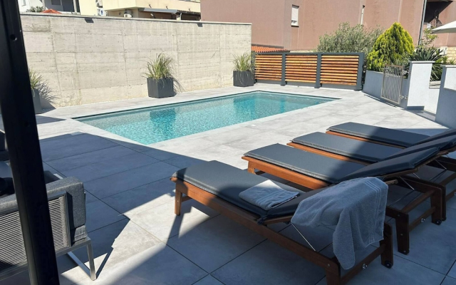 Apartment Sara With Pool