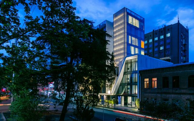 Отель The Grove Design Грузия, Тбилиси - отзывы, цены и фото номеров - забронировать отель The Grove Design онлайн вид на фасад