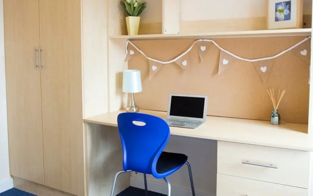 Private rooms for STUDENTS Only-LINCOLN