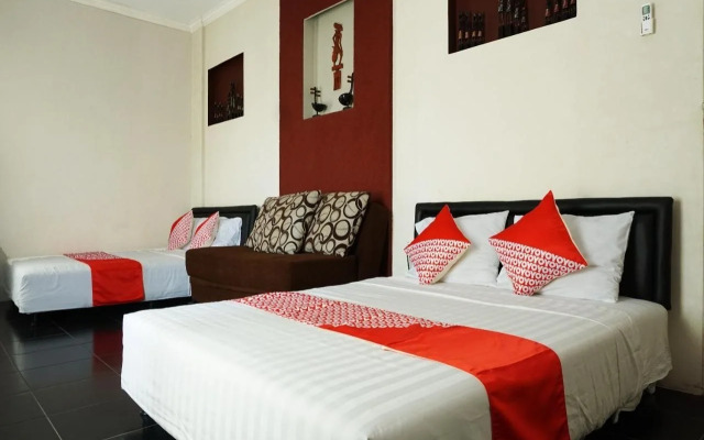 OYO 2860 The Castury Homestay Syariah