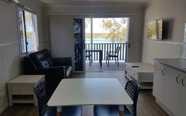 Pelican Caravan Park