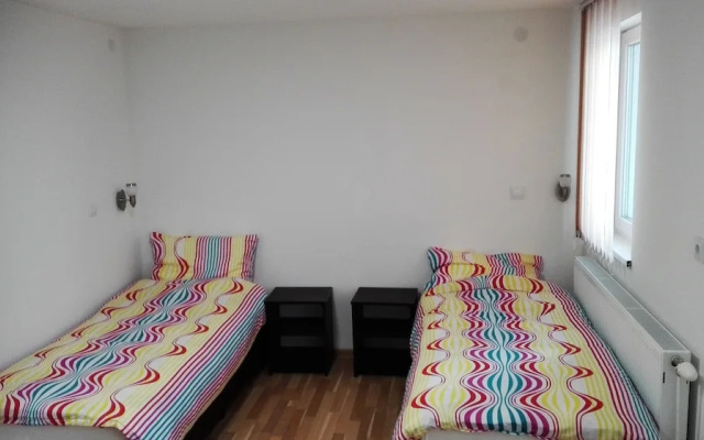 Crossgates Hotelship 4 Star - Osthafen - Frankfurt