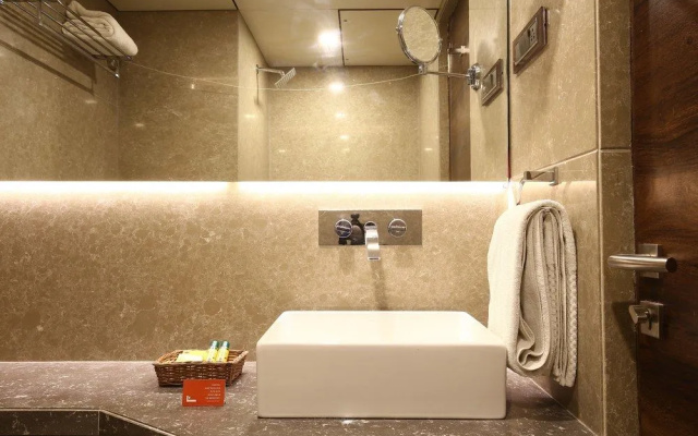FabHotel Crawford Inn South Mumbai