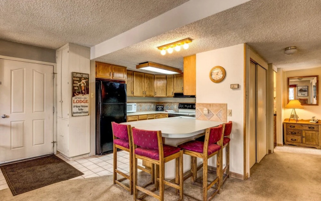 Ski Trail Apartment 2320 by RedAwning