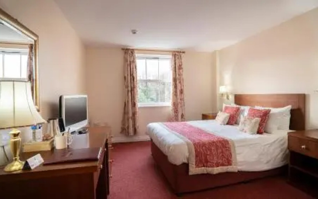 The Emmbrook Inn