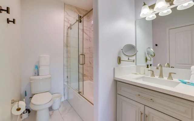 Pet-friendly Duplex Unit in Southwest Houston