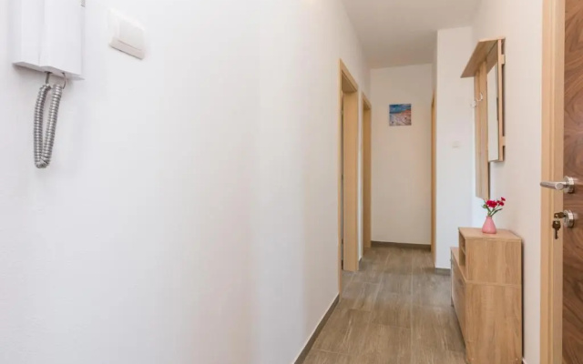 Pasko 4 modern furnished ap for 7