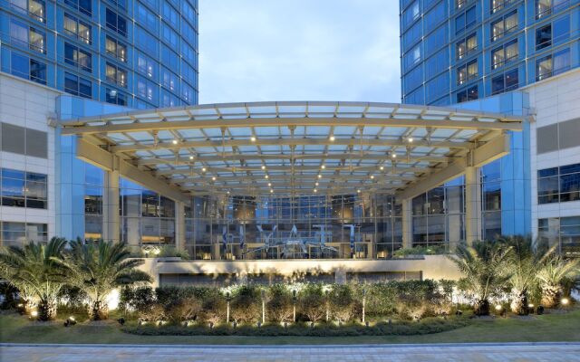 Отель Hyatt On The Bund вид на фасад