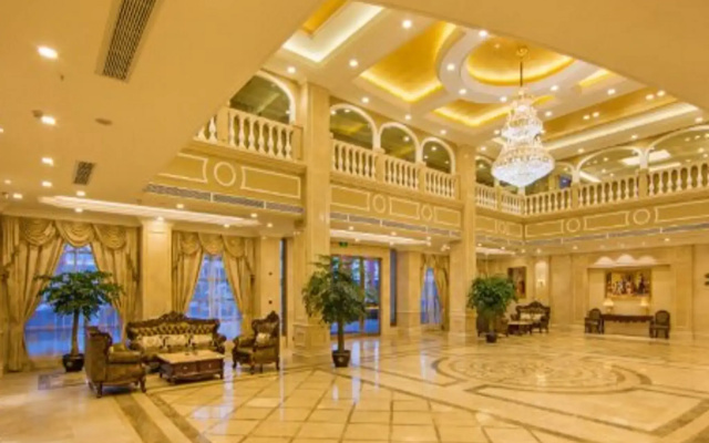 Wuyi Mountain Vienna International Hotel (Sangu Holiday Zone Impression Dahongpao Branch)