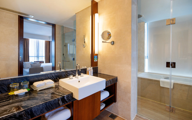 Holiday Inn Qingdao City Centre by IHG