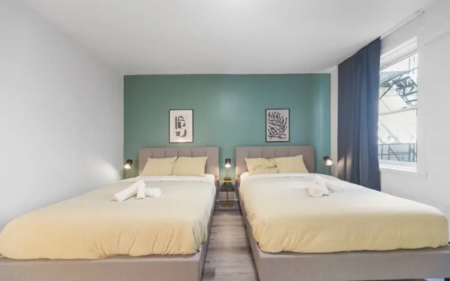 Spacious Renovated Apartment Sleeps 12
