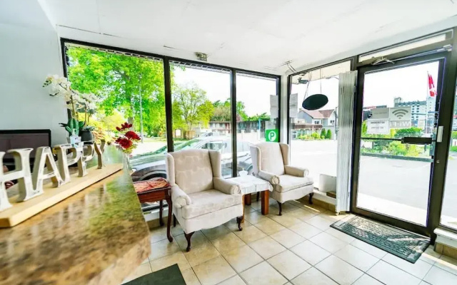 6032 Persepolis Inn