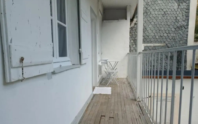 APPARTEMENT CENTRE VILLE avec BALCON -TERRASSE PRIVE