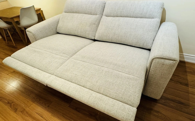 Chic Unit Near Airport and Attractions