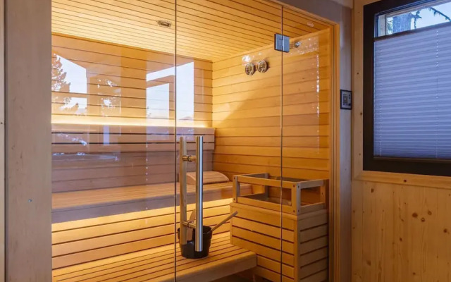 Superior Chalet With Sauna and hot tub