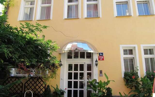 Апартаменты Studio under Vysehrad castle II. Прага вид на фасад
