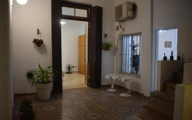 PARIS Departamento de pasillo amplio con lindo patio