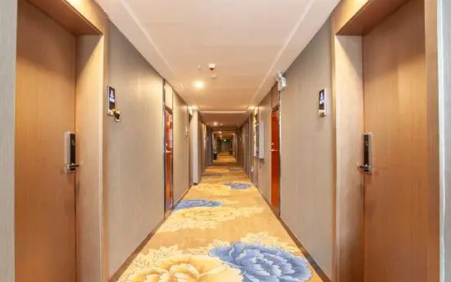 Donggang Hotel