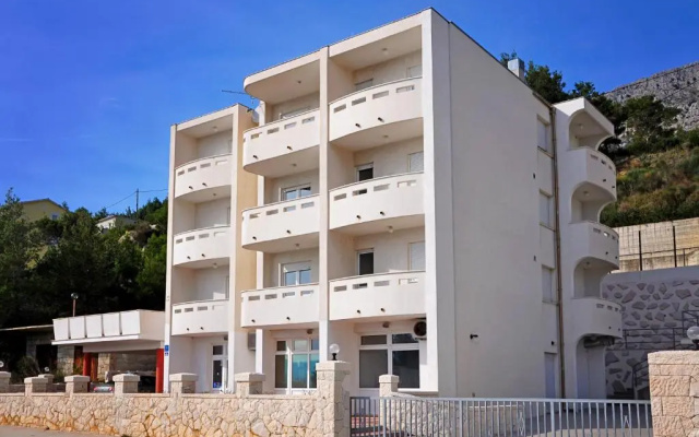 Sunrise Apartments and Studio Apartments