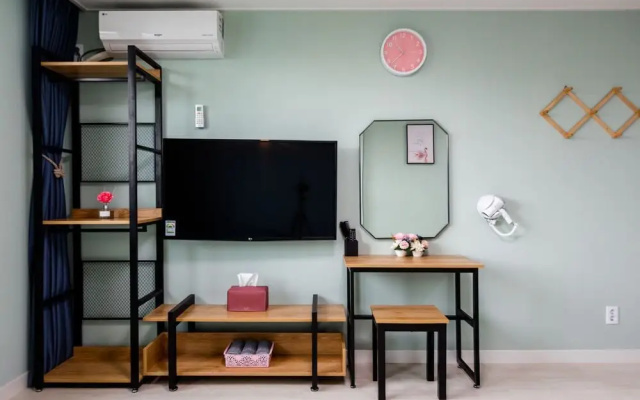 Yangyang Pink Beach Pension