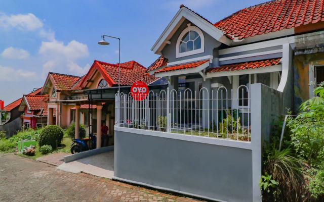 Villa Cipendawa Md28 Cianjur by OYO Rooms