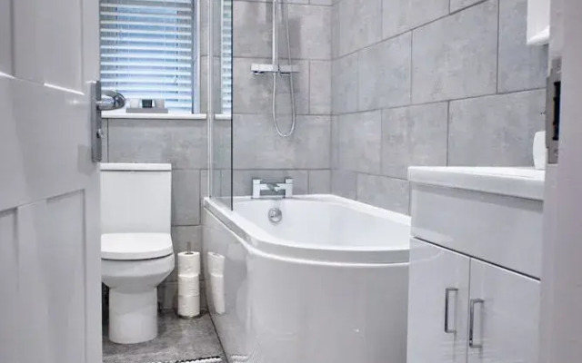 The Townhouse Simple2let Serviced Apartments