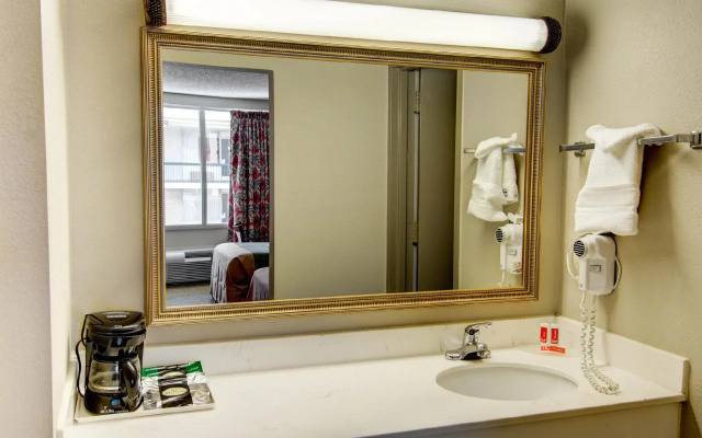 Econo Lodge Takoma Park