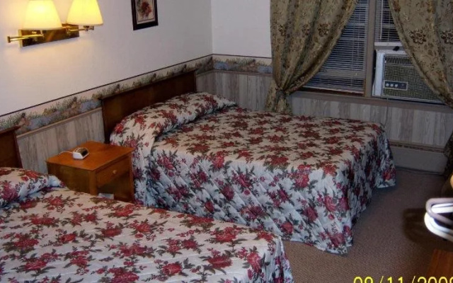 Travelers Inn