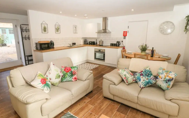 Holly Cottage