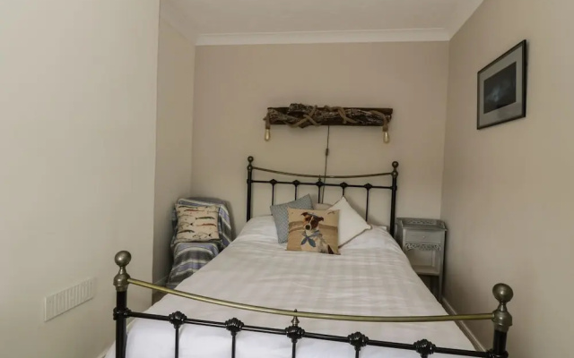 9 Oaklands Terrace