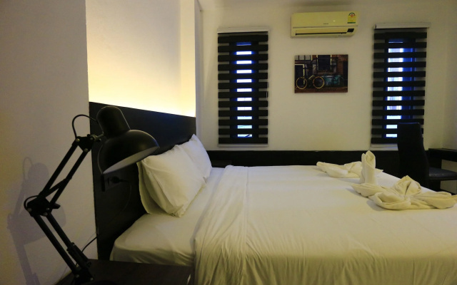 AZZ Hotel