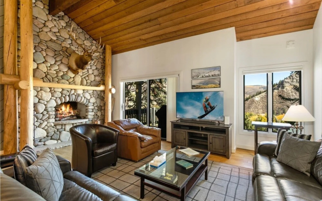 98 Ridgepoint 4 Bedroom Condo by RedAwning