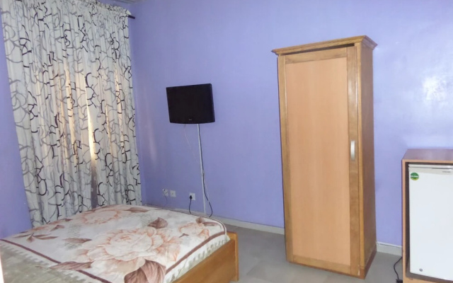 Bakis Continental Hotel