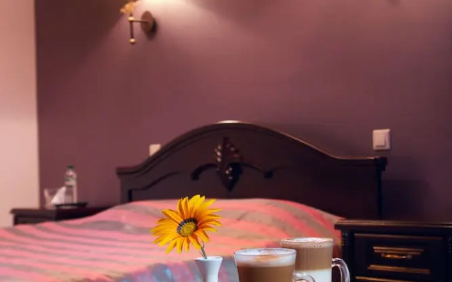 Sherwood Hotel