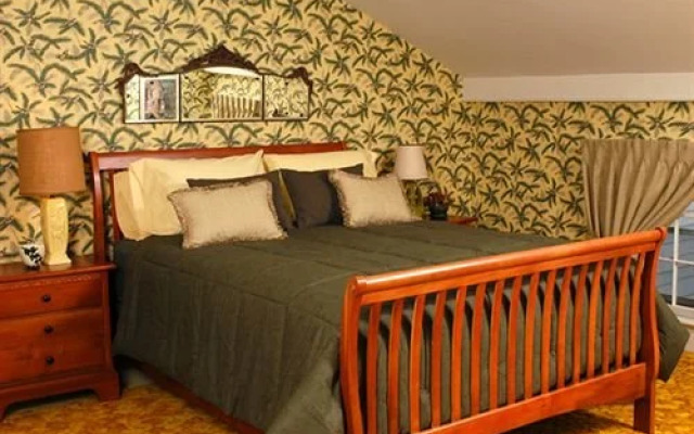 John Morris Manor Bed & Breakfast