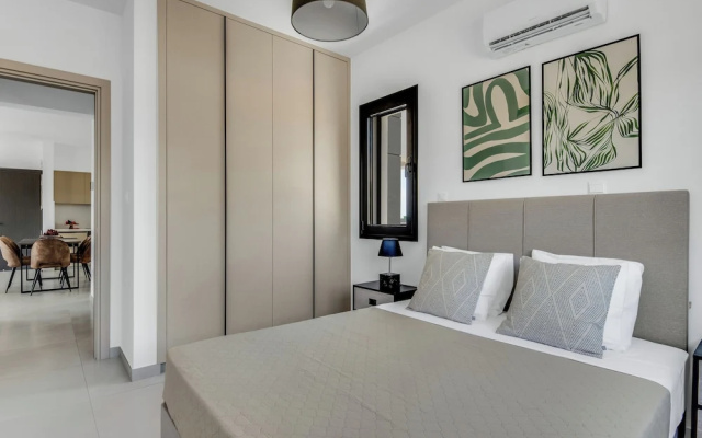 Sanders Elgio - Generous 2-bdr Apt w Balcony