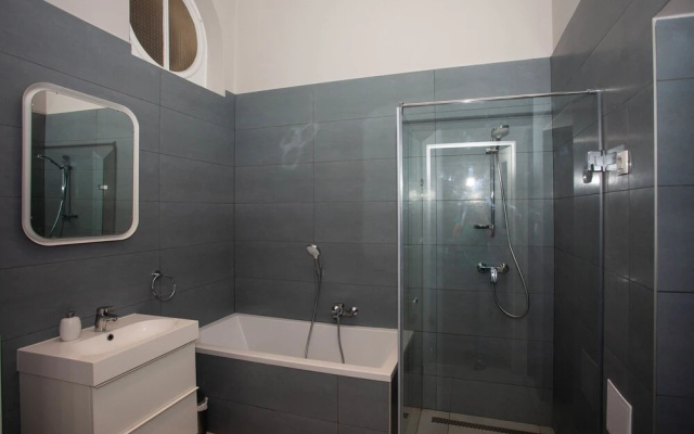 RiverView CityCenter Apartment